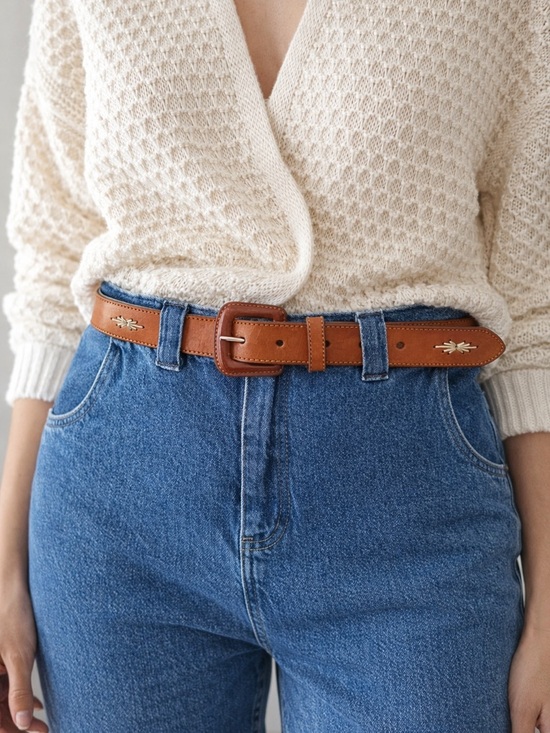 Cognac Leather Belt With Starburst Embroidery Detail | Women’s Size M - Picture 2 of 14